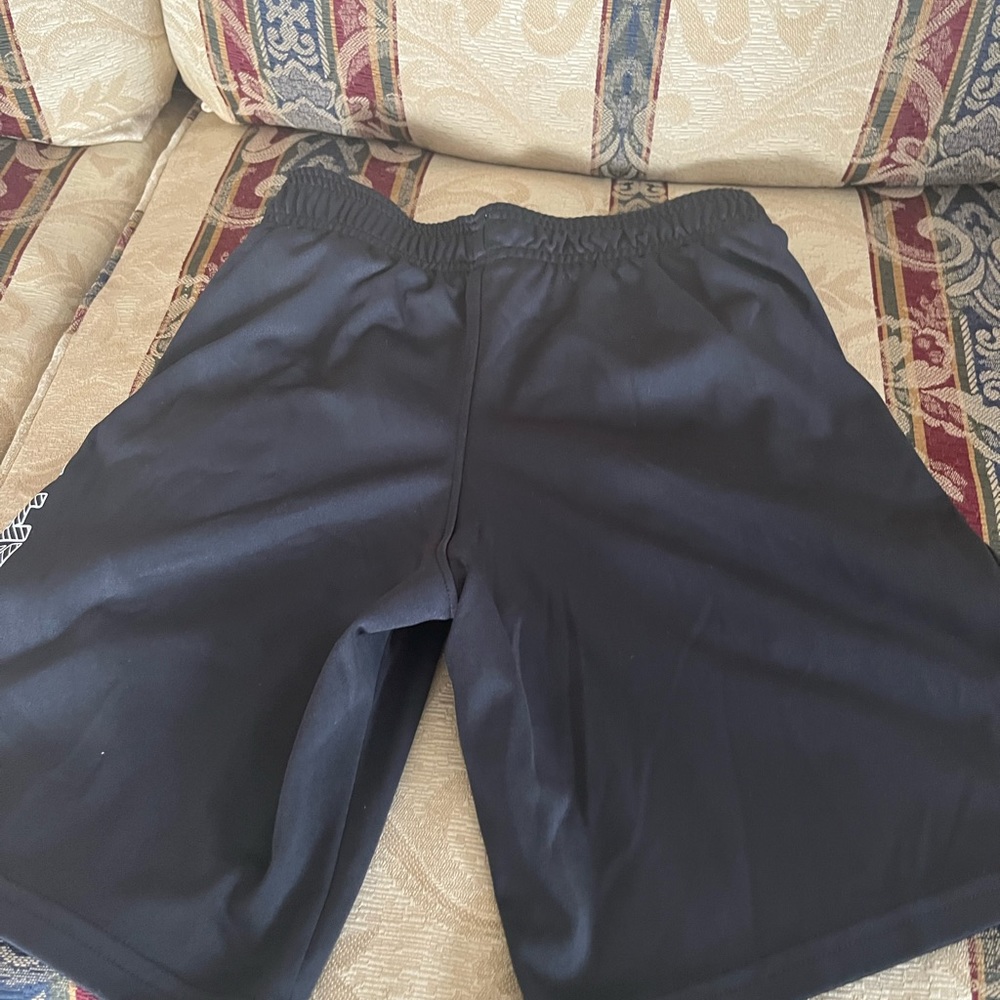 Youth XS Under Armour Shorts in black. - Picture 2 of 6